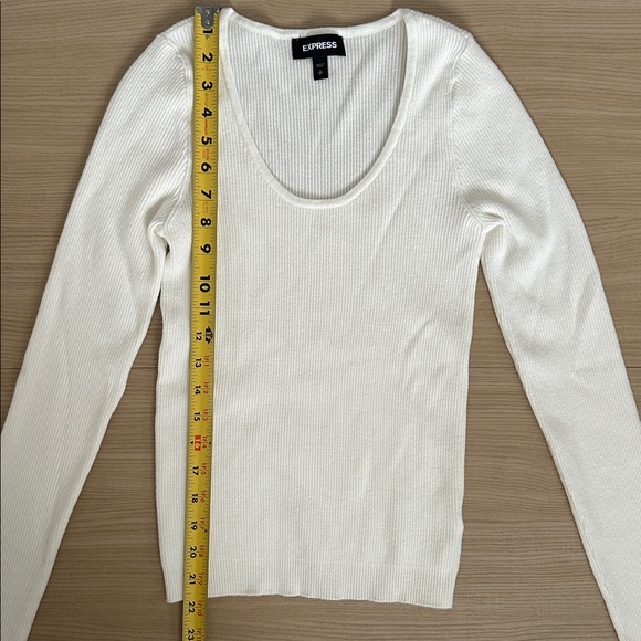 Express Cream Sweater Small - Picture 3 of 9